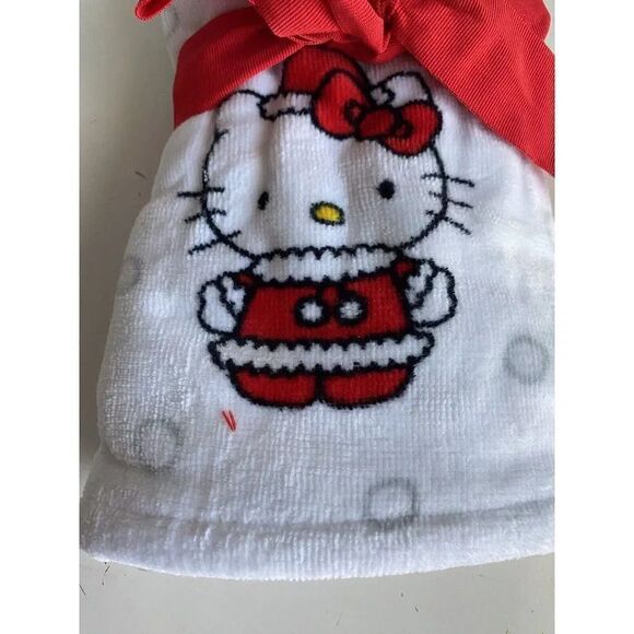 Set Of 2 Sanrio Hello Kitty Christmas Tree SanTa Suit Hand Towels NEW - Picture 4 of 10